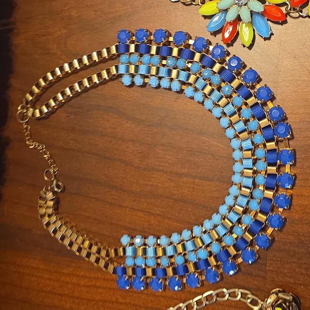 Vinrage Elegant Multicolor Statement Necklace Sets All 4 Pieces - Picture 3 of 5